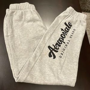 Aeropostale sz S Joggers